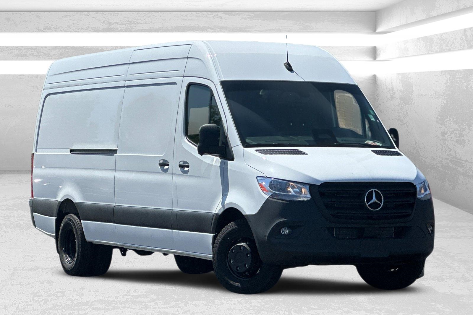 2025 Mercedes-Benz Sprinter Cargo Van