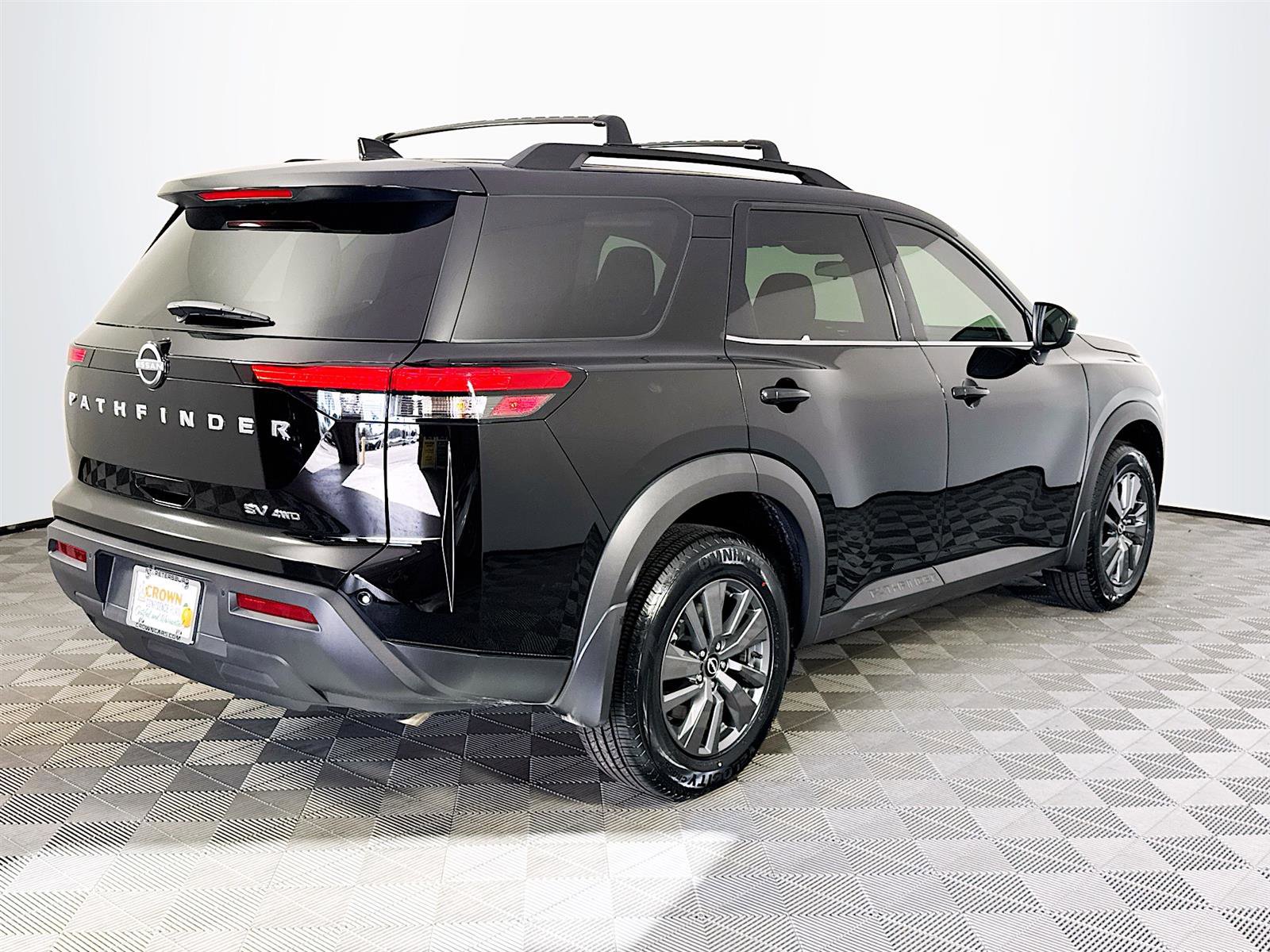 2024 Nissan Pathfinder SV photo 3