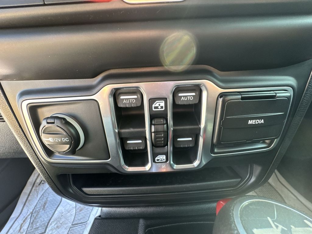 2018 Jeep Wrangler Unlimited Sport S photo 22