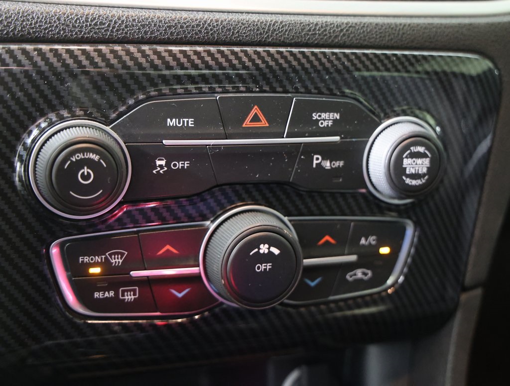 2019 Dodge Charger SXT photo 4