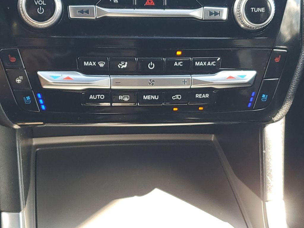 2023 Ford Explorer Limited photo 30