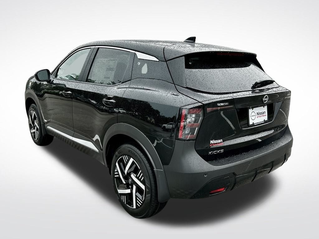 2025 Nissan Kicks SV photo 3