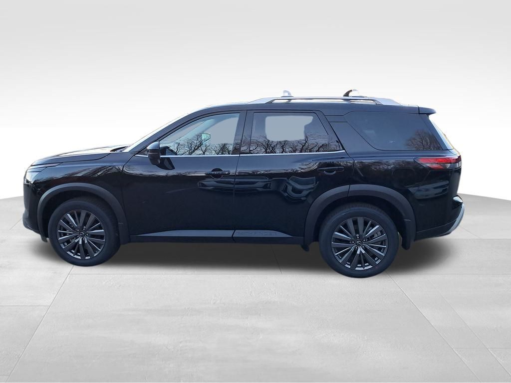 2025 Nissan Pathfinder SL photo 3
