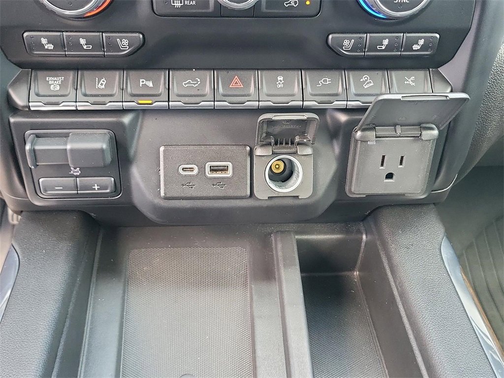 2023 Chevrolet Silverado 2500HD High Country photo 35