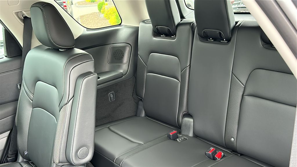 2025 Nissan Pathfinder SL photo 26