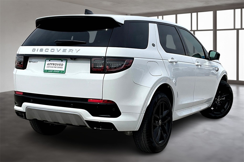2025 Land Rover Discovery Sport S photo 2