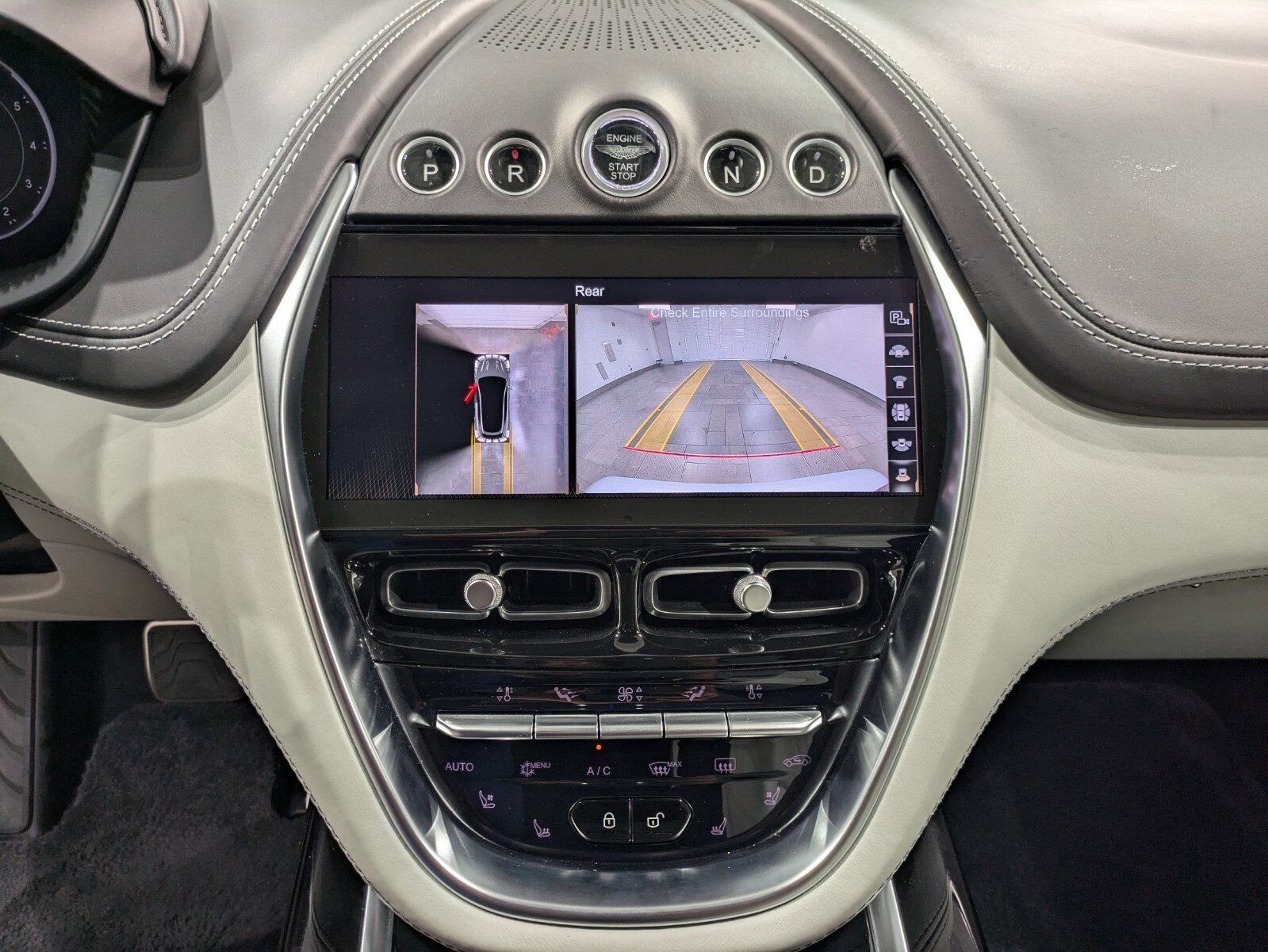2024 Aston Martin DBX photo 12