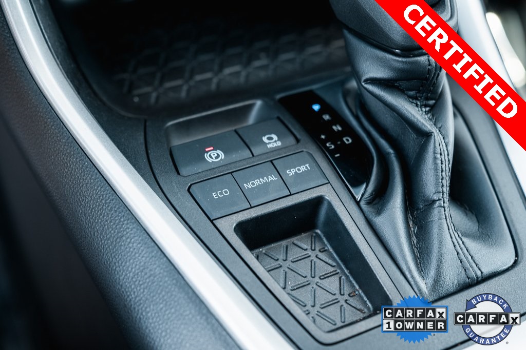 2022 Toyota RAV4 XLE photo 24