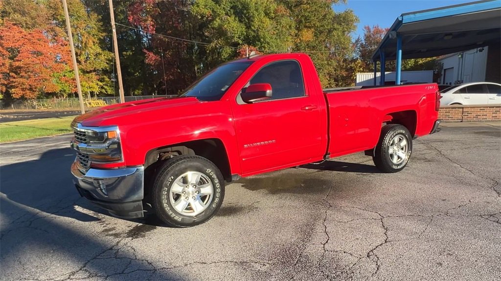2018 Chevrolet Silverado 1500 LT photo 4