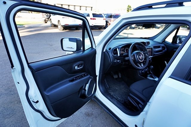 Certified Used 2022 White Jeep Latitude image 35