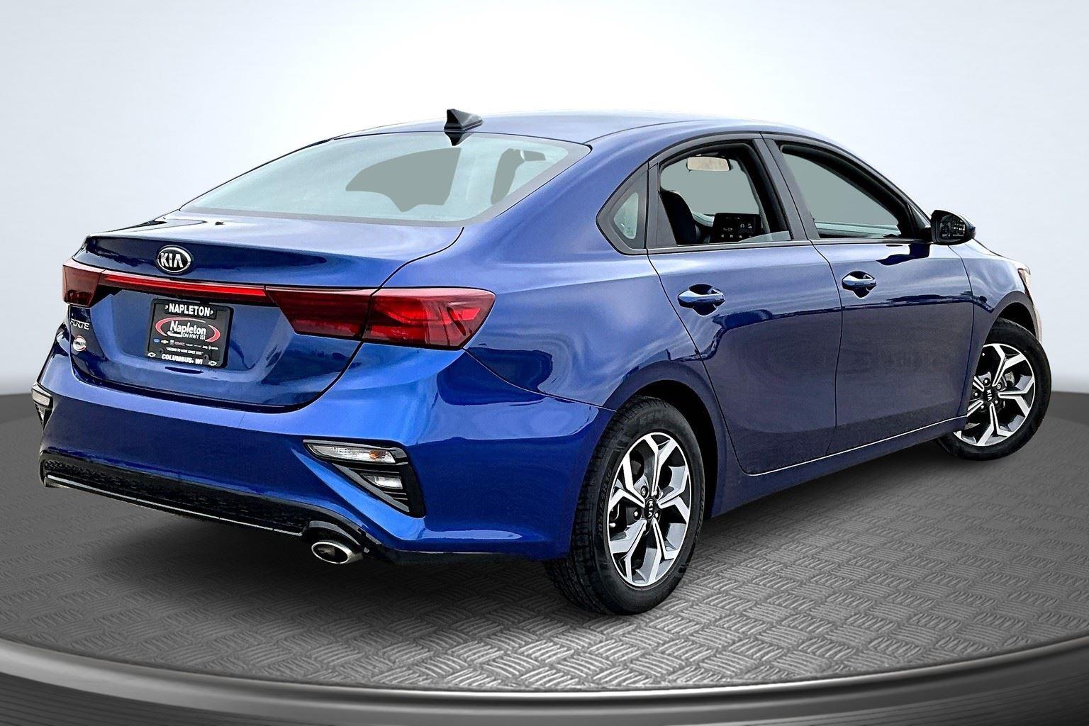 Used 2019 Kia FORTE LXS with VIN 3KPF24AD5KE120688 for sale in Columbus, WI