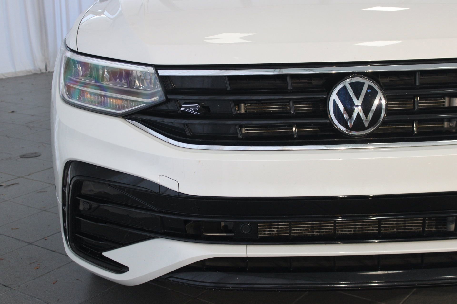 2022 Volkswagen Tiguan SE R-Line Black photo 9