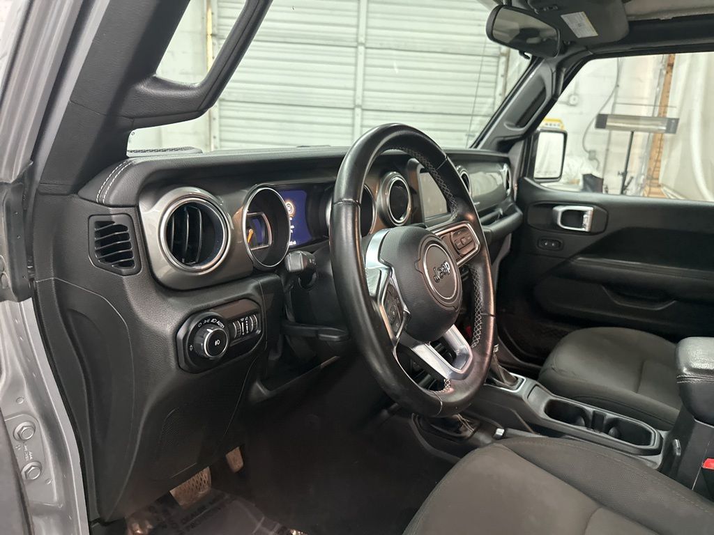 2020 Jeep Wrangler Unlimited Sahara photo 7