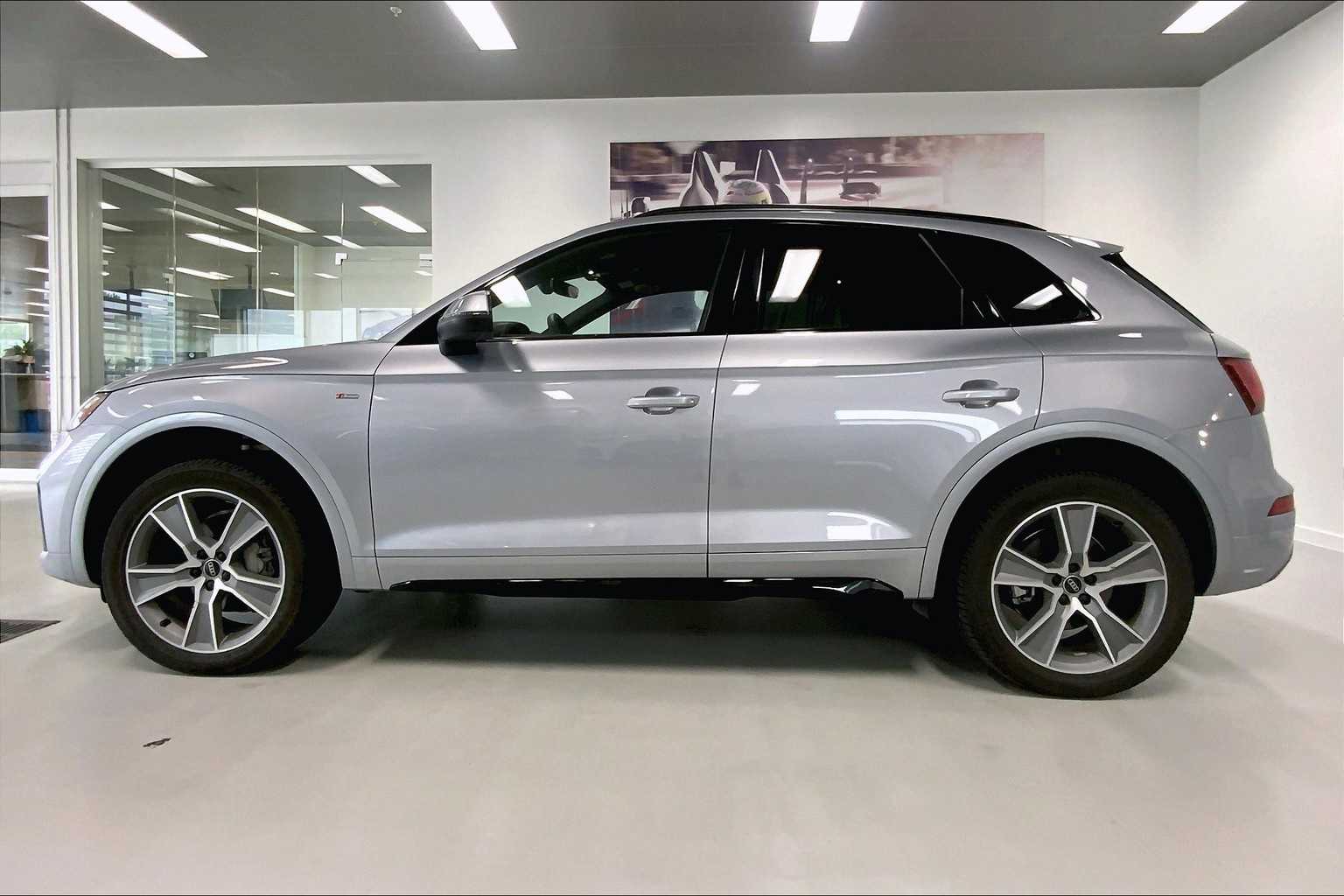 2025 Audi Q5 45 S line Premium photo 3