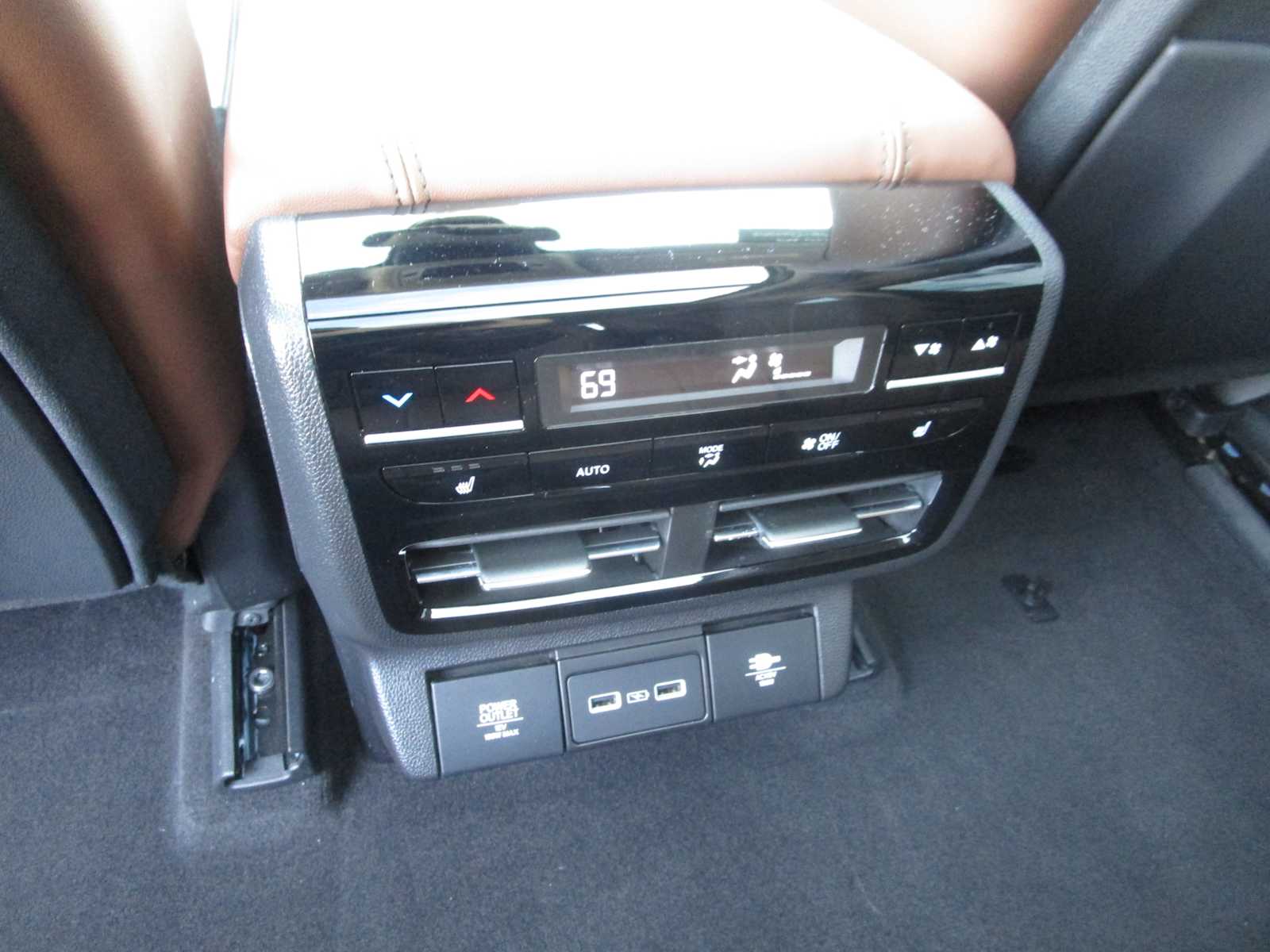 2024 Acura MDX SH-AWD Advance photo 10