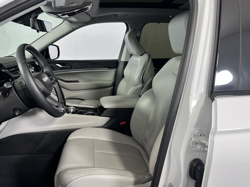2022 Jeep Grand Cherokee Overland 4xe photo 16