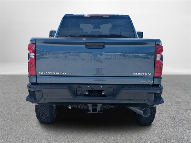2025 Chevrolet Silverado 2500HD Custom photo 5