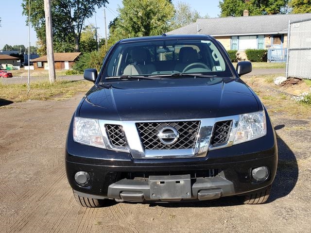 2014 Nissan Frontier SV Crew Cab photo 9