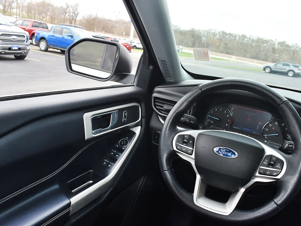 2022 Ford Explorer XLT photo 17