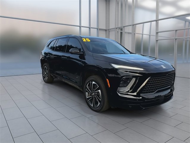 2025 Buick Enclave Sport Touring photo 2