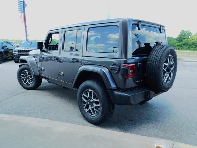 2025 Jeep Wrangler Sahara photo 6