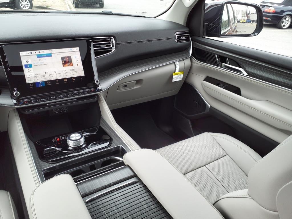 2024 Jeep Wagoneer Series II photo 31