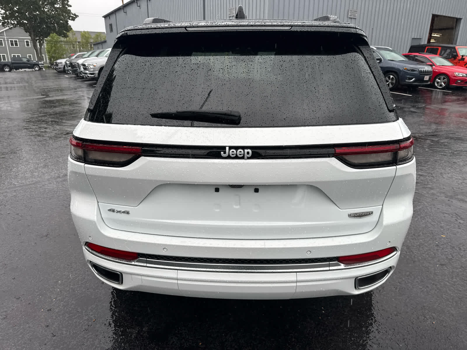 2024 Jeep Grand Cherokee Summit photo 7