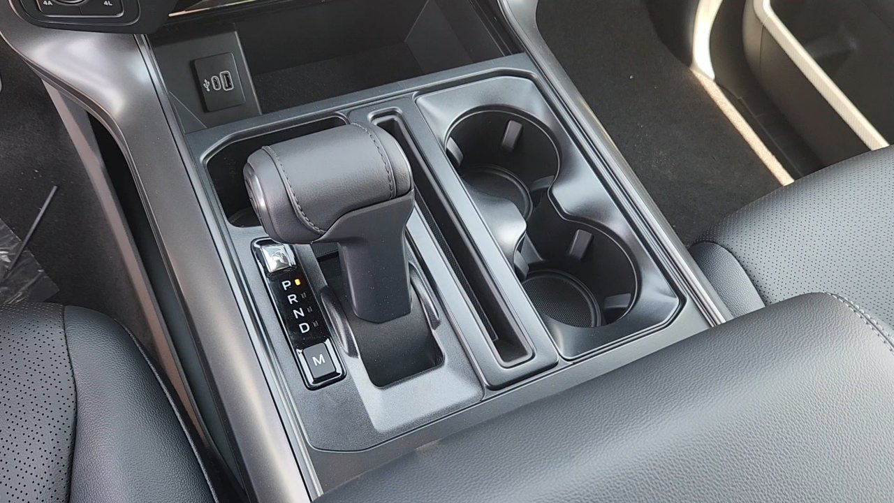 2025 Ford F-150 Lariat photo 20