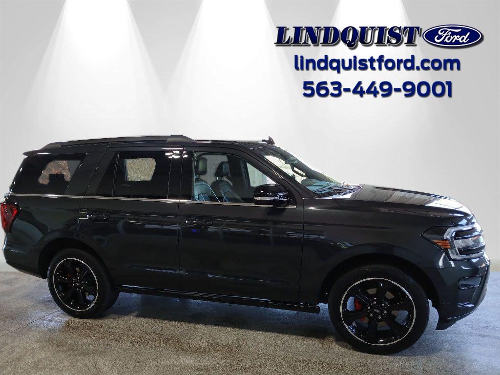 2022 Ford Expedition Limited's photo