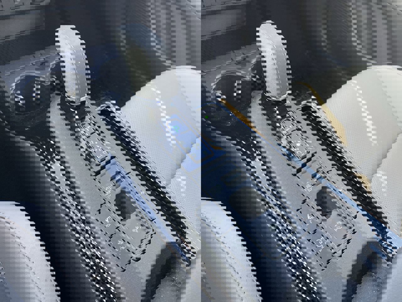 2025 Toyota Prius XLE photo 20