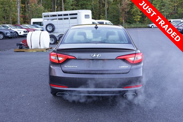 2017 Hyundai Sonata Sport Limited 2.0T photo 2