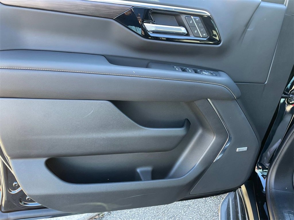 2025 Chevrolet Tahoe Premier photo 20