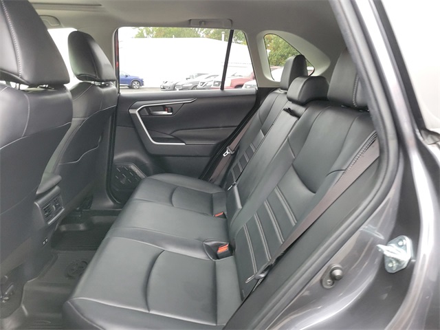 2019 Toyota RAV4 XLE Premium photo 11