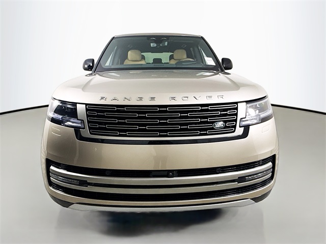 2025 Land Rover Range Rover SE photo 2