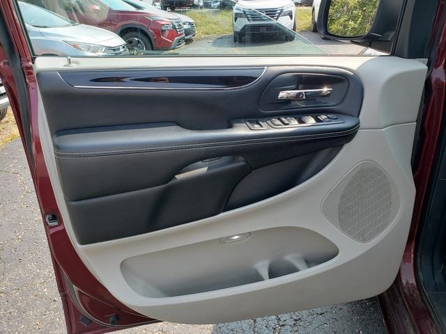 2020 Dodge Grand Caravan SXT photo 12