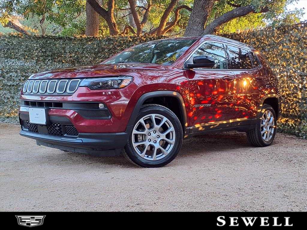 2022 Jeep Compass Latitude Lux's photo