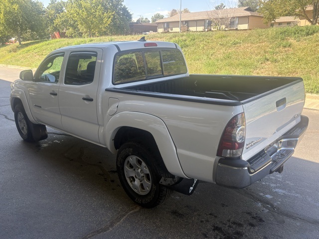 2015 Toyota Tacoma Base photo 13