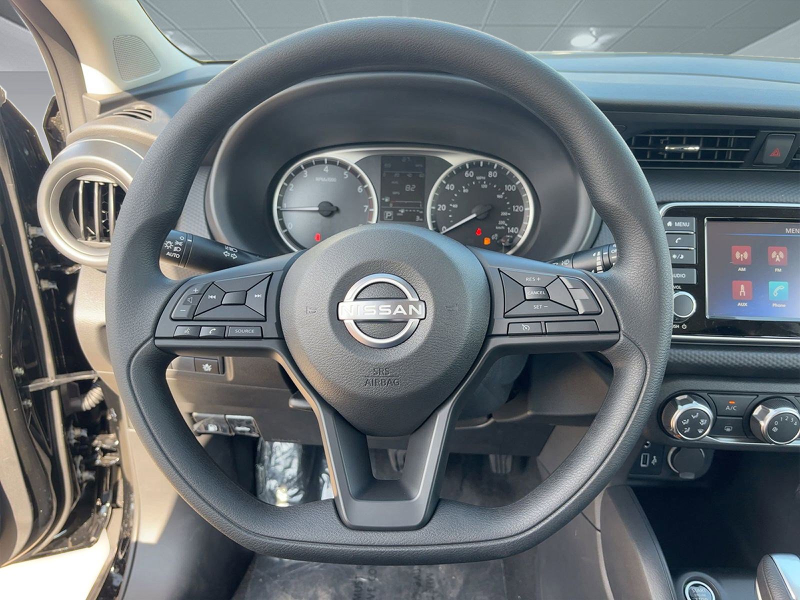 2025 Nissan Kicks Play S photo 16