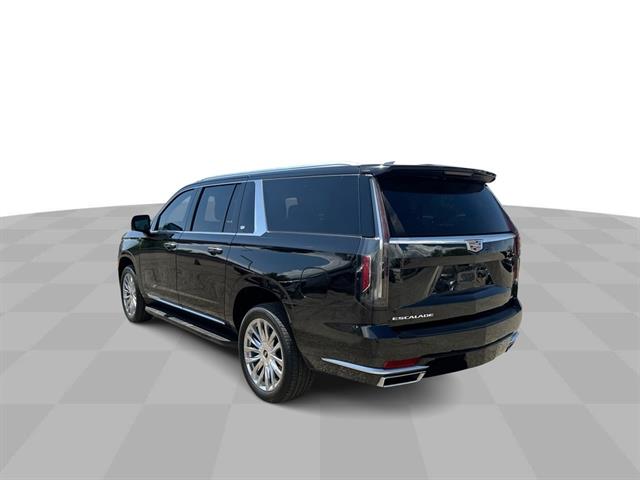 2022 Cadillac Escalade ESV Premium Luxury photo 5