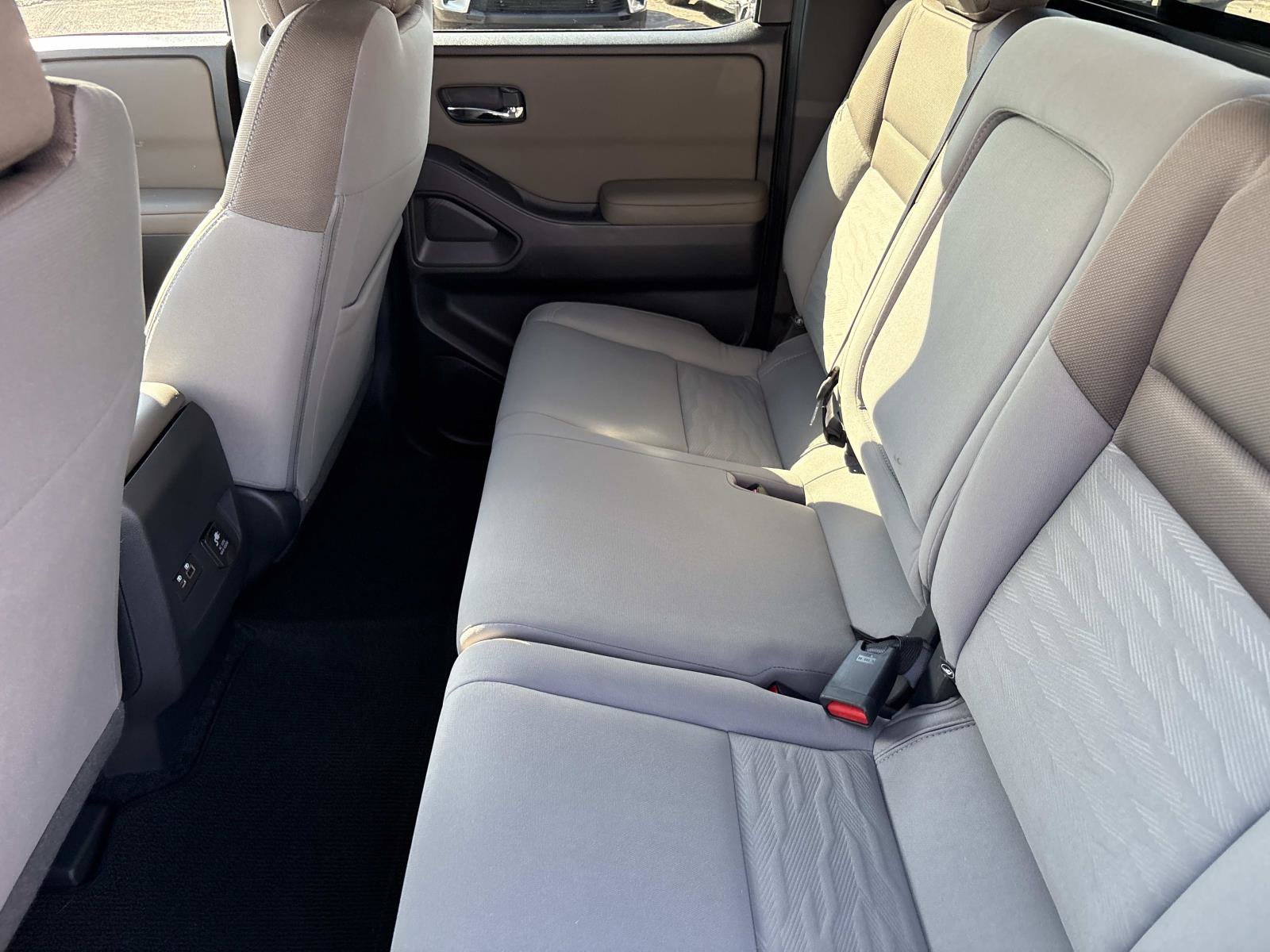 2023 Nissan Frontier SV photo 17