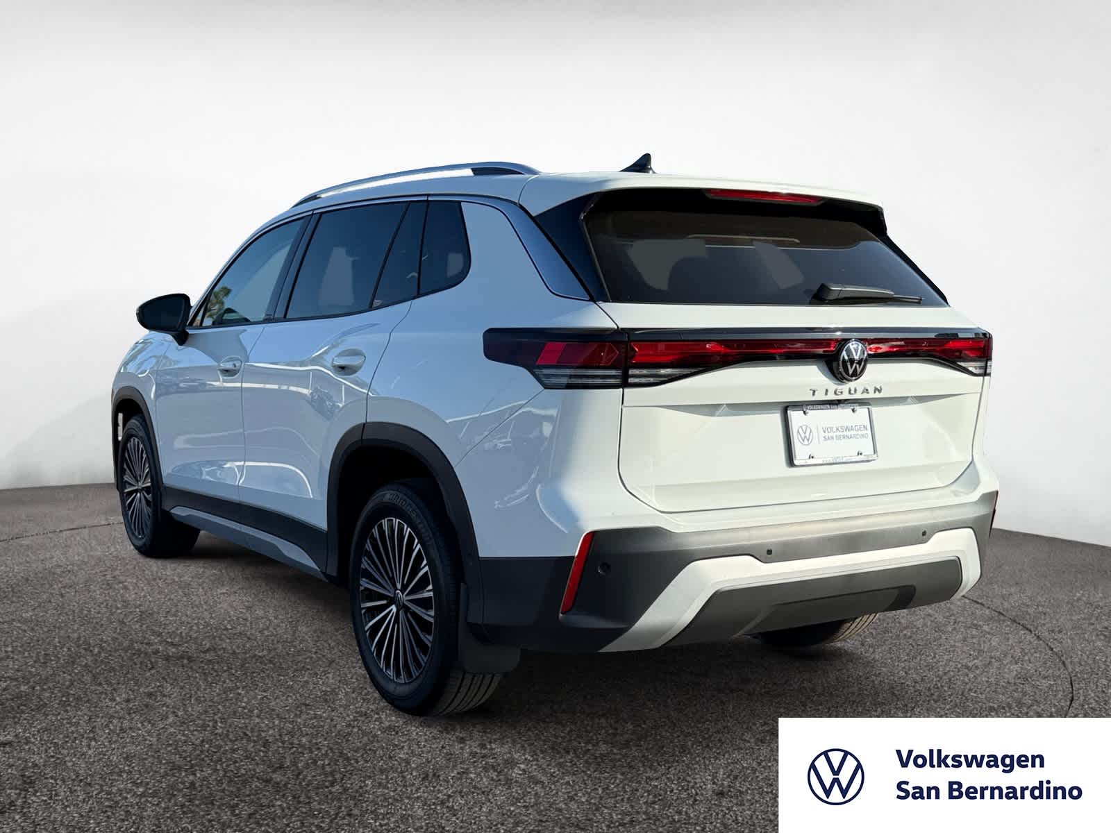 2025 Volkswagen Tiguan S photo 3