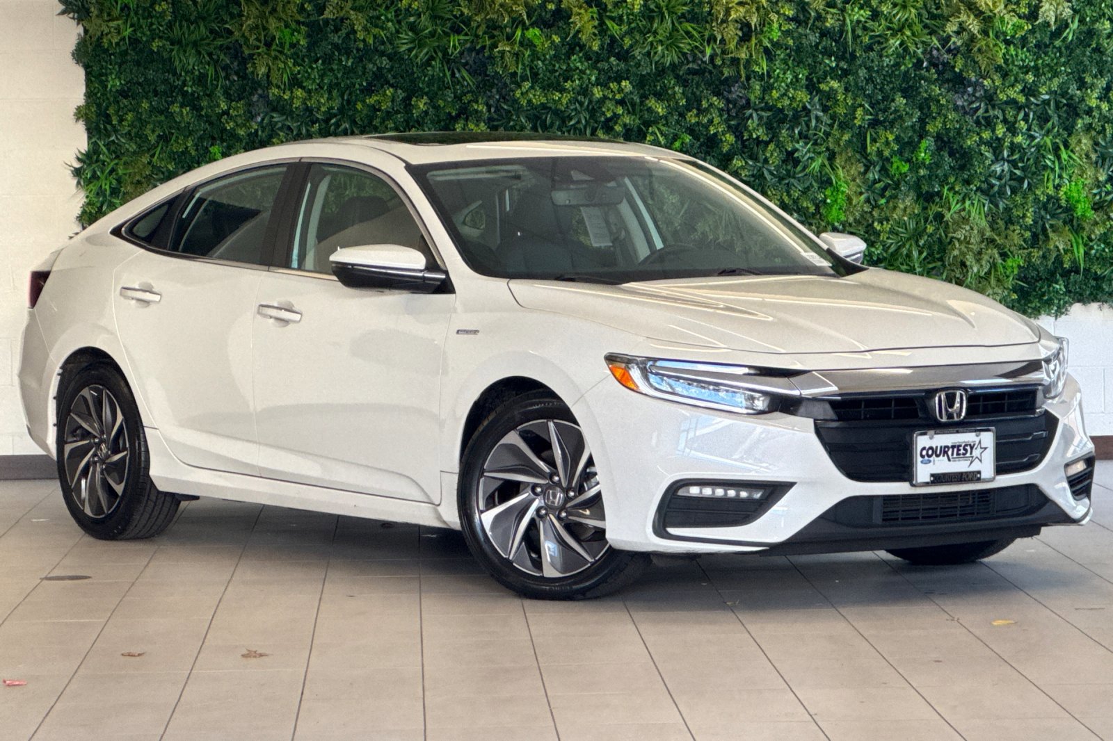 2022 Honda Insight Touring's photo