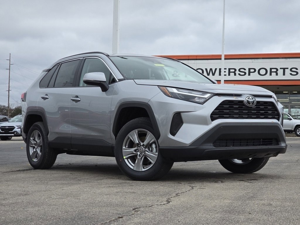 2025 Toyota RAV4 XLE photo 2