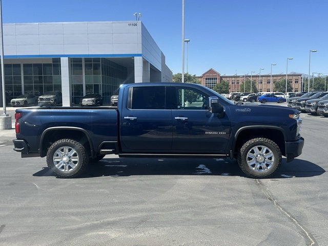 2022 Chevrolet Silverado 3500HD High Country photo 12