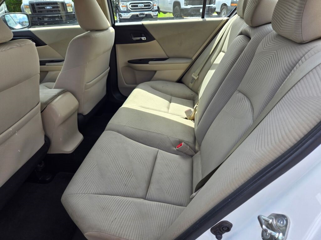 2017 Honda Accord LX photo 11