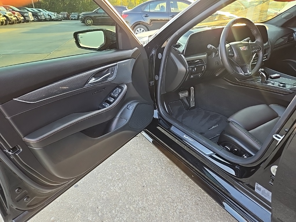 2026 Cadillac CT5 V photo 23