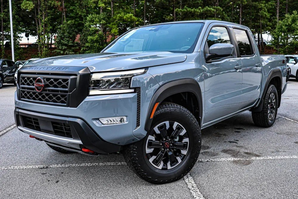2024 Nissan Frontier PRO-4X's photo