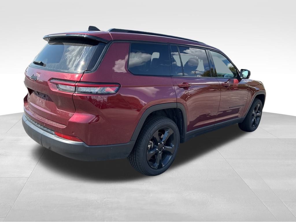 2023 Jeep Grand Cherokee Altitude photo 4