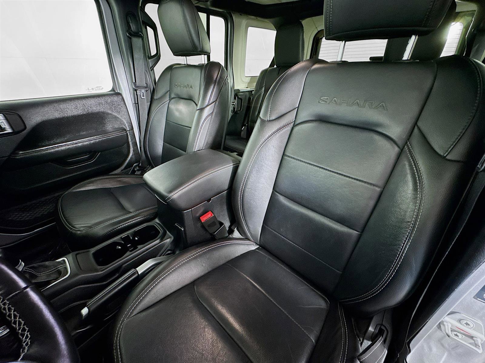 2020 Jeep Wrangler Unlimited Sahara photo 10