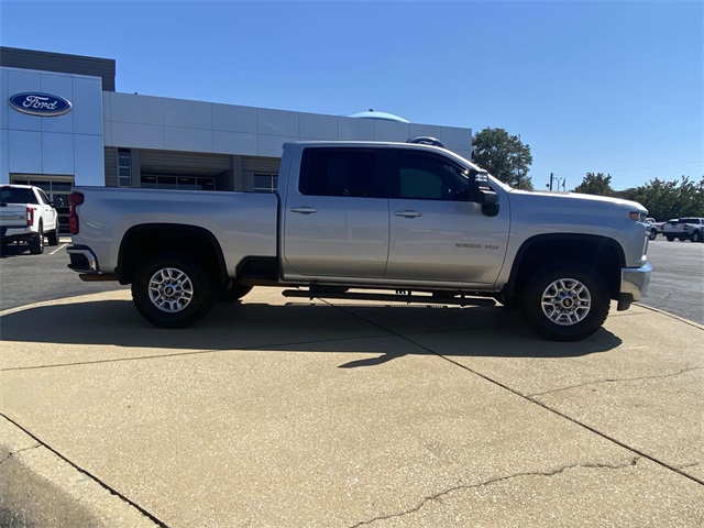 2022 Chevrolet Silverado 2500HD LT photo 2